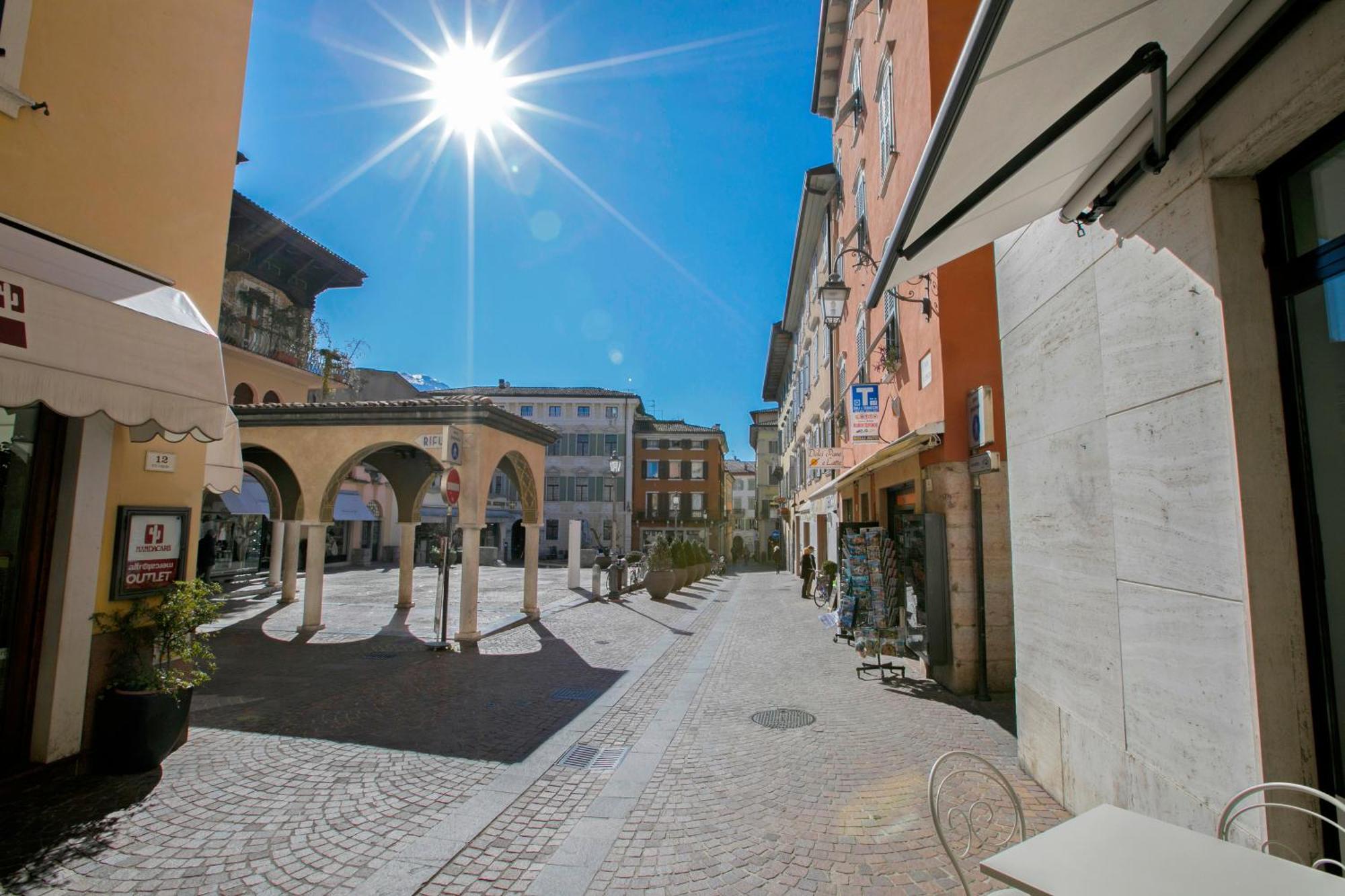 Ca'Cerere - Happy Rentals Riva del Garda Buitenkant foto